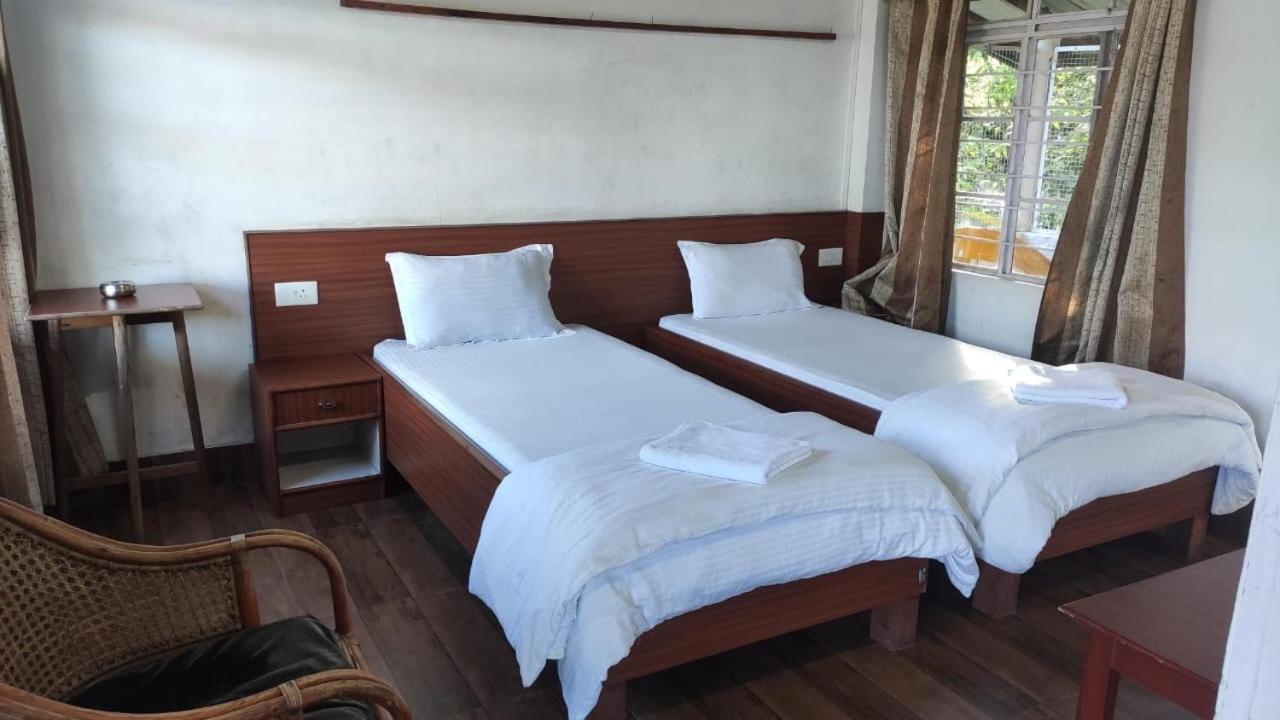 Peit Them Resort Mawlynnong Bagian luar foto